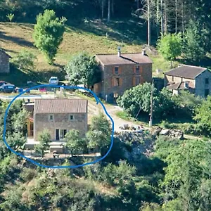  Hébergement de vacances Brousse Le Chateau France